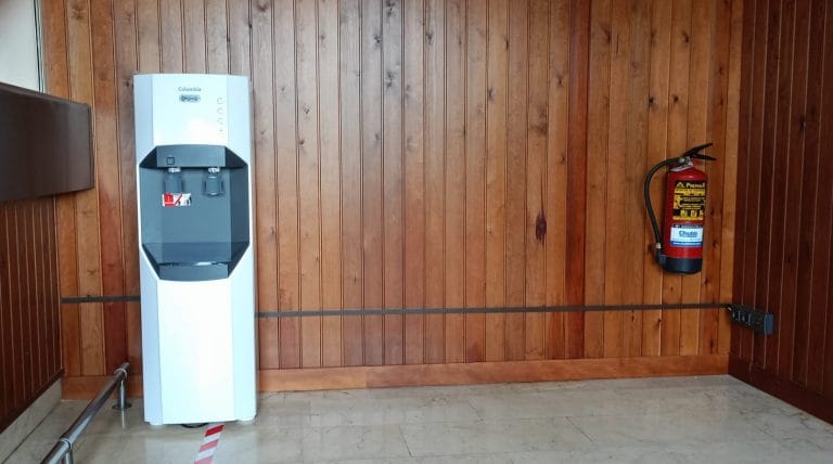 Instalación de dos fuentes de agua en la Academia Militar de Jaca