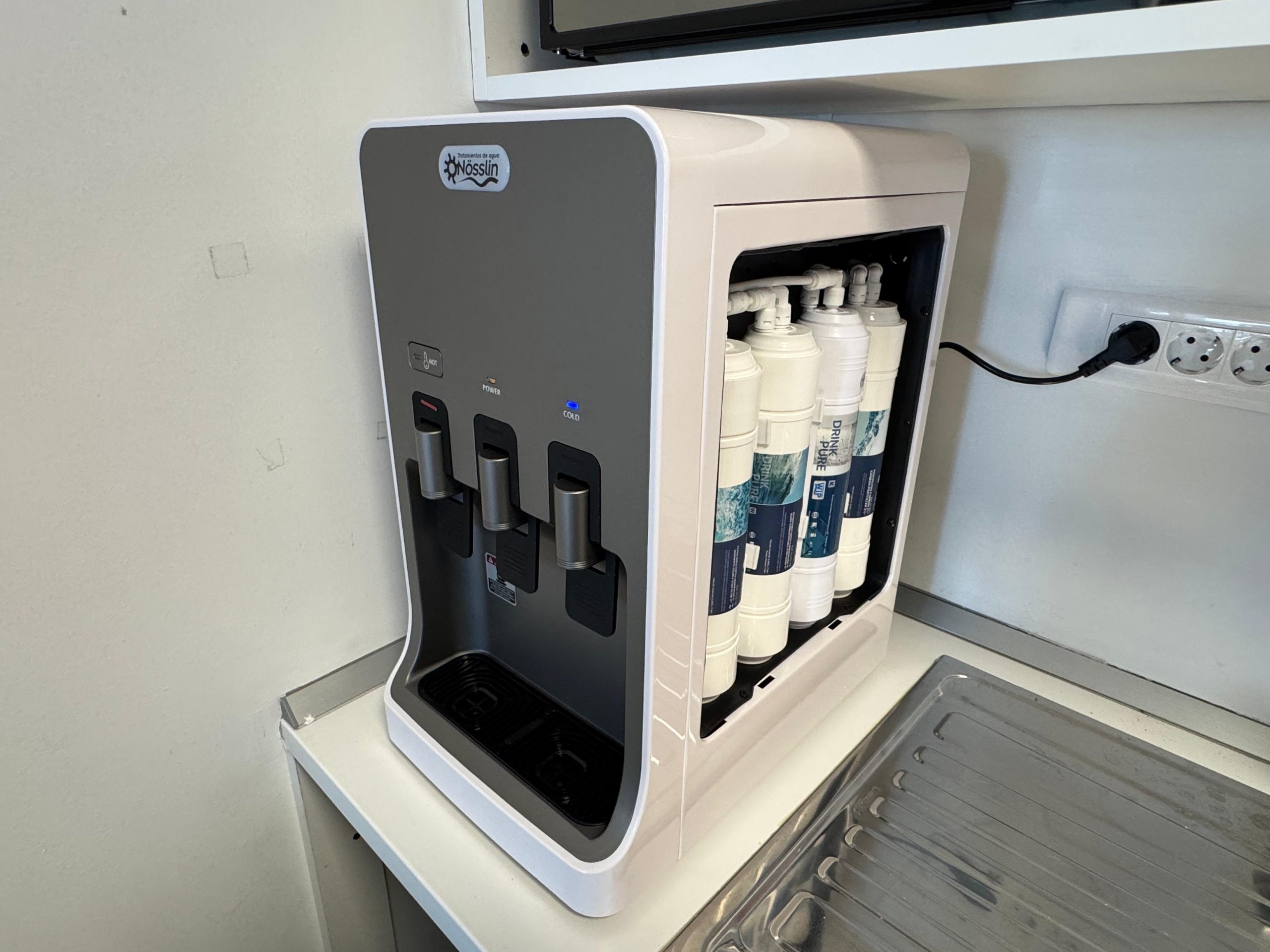 Fuentes de agua para academias