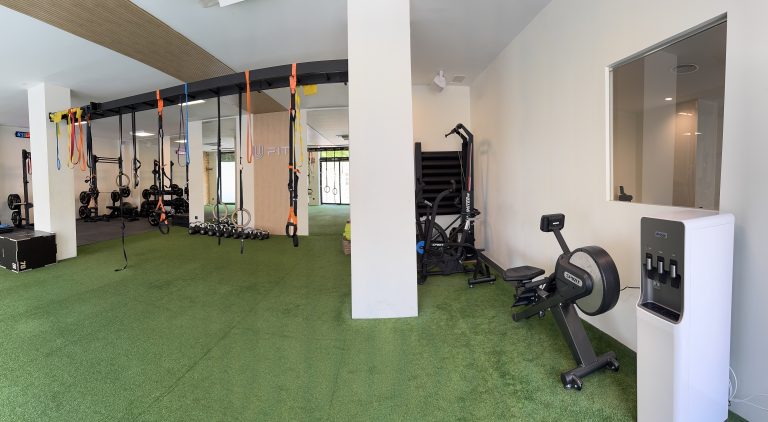 instalacion fuente gala en centro de entrenaimientro