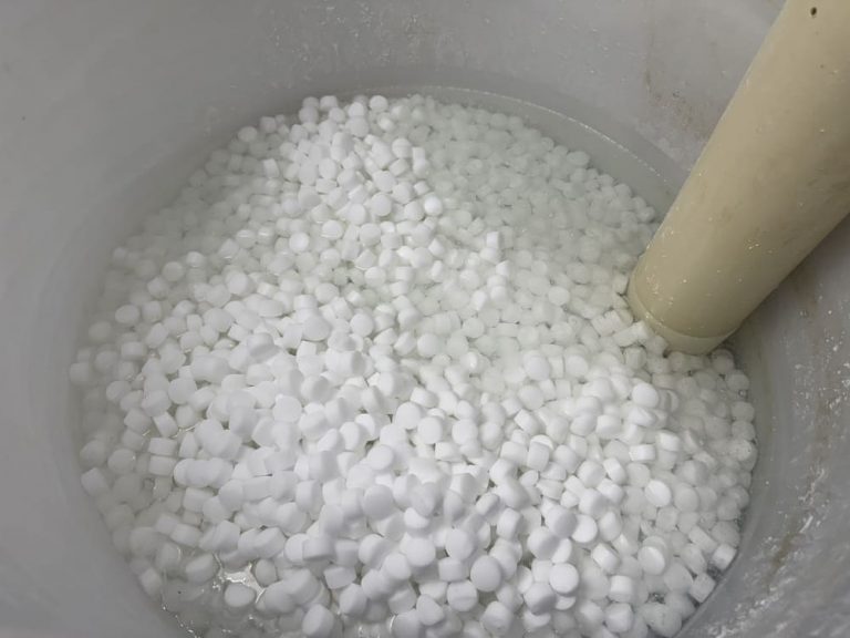 añadir sal descalcificador