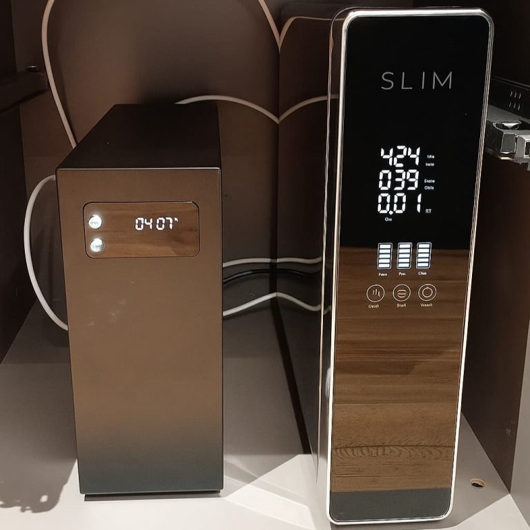 Instalación de equipo de ósmosis inversa con enfriador Icebox