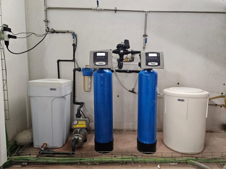 instalación descalcificador dúplex en fabrica