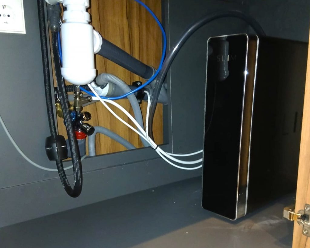 Instalación de descalcificador Támesis y ósmosis inversa Slim en Zaragoza